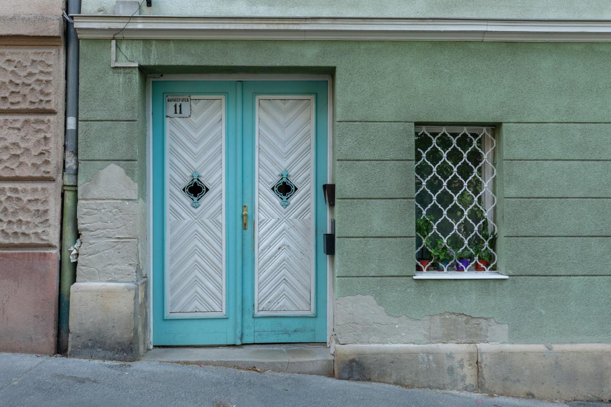 Apartment Penthouse With Free Parking And Free Bikes, Wellness 8 Min Walk Budapest